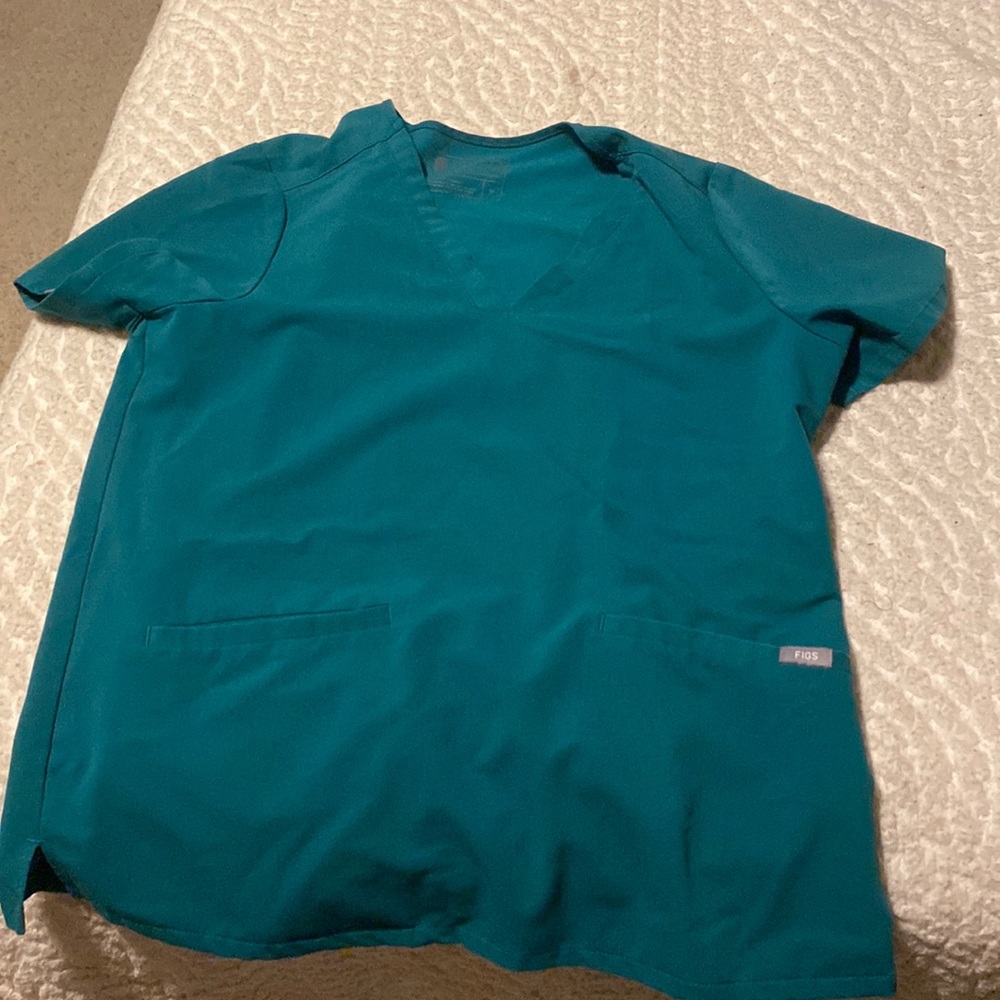 Figs scrub top